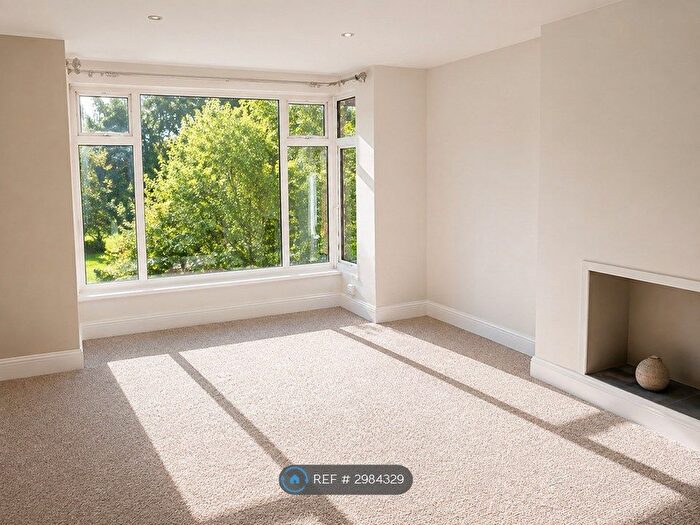 2 Bedroom Flat To Rent In York Road, Surrey, GU1