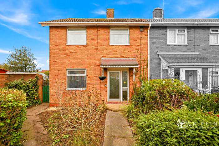 2 Bedroom End Of Terrace House For Sale In The Nazeing, Basildon, SS14