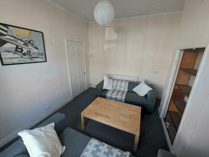 4 Bedroom House To Rent In Tewkesbury Street, Cathays, Cardiff, CF24