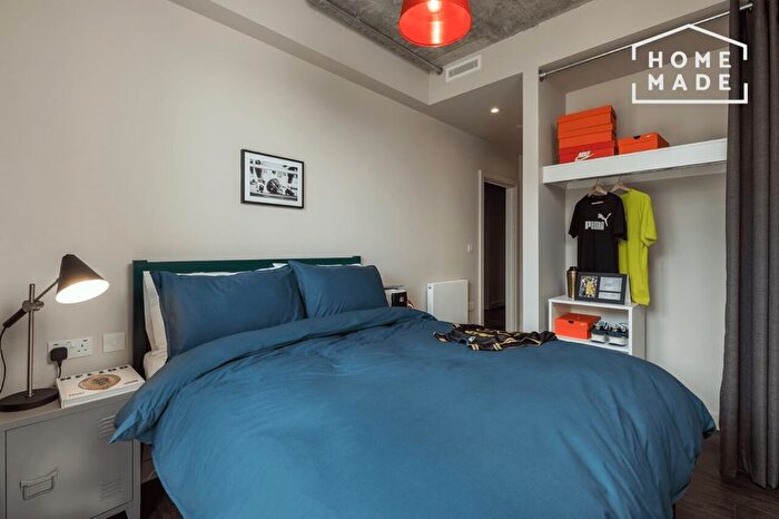 4 Bedroom Flat To Rent In The Robinson, Wembley, HA9