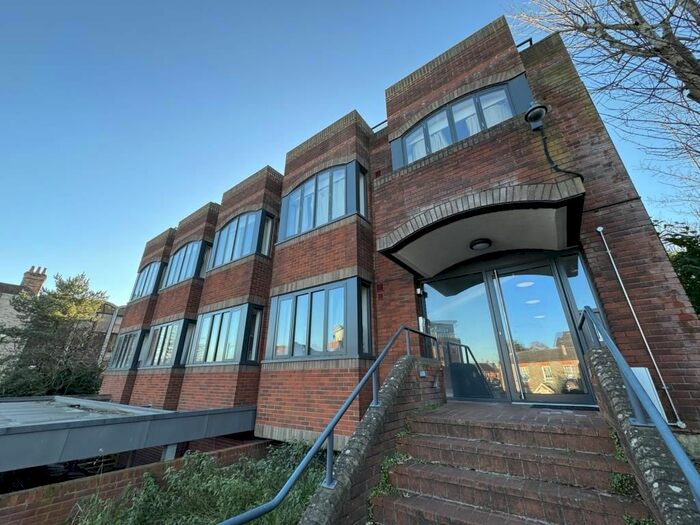 Studio To Rent In Newbury, Berkshire, RG14