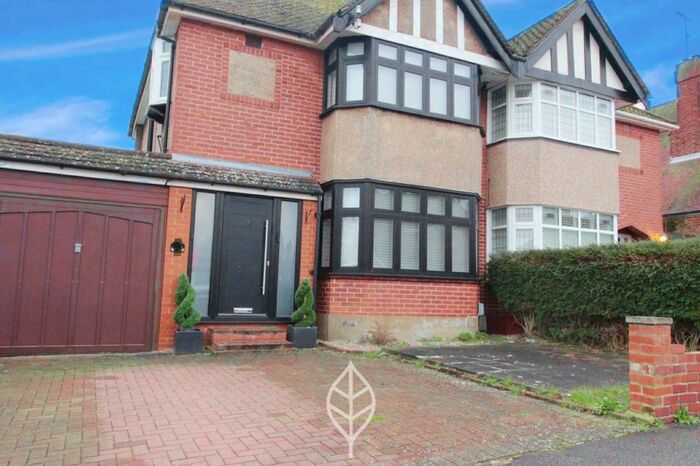 3 Bedroom Property To Rent In Marston Gardens, Luton, LU2