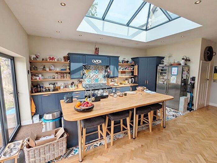 4 Bedroom Detached House For Sale In Bridgend Road, Porthcawl, South Glamorgan, Bridgend (County Of), CF36