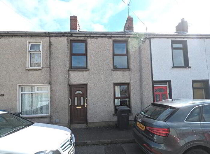 2 Bedroom Mid Terraced House For Sale In Chapel Square, Coleraine, BT52