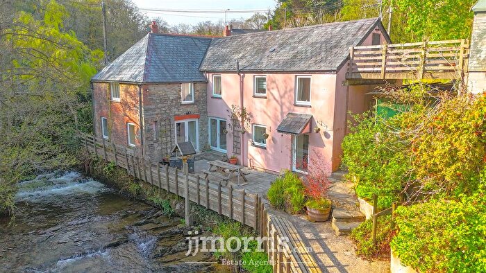 4 Bedroom Detached House For Sale In Glandwr, Whitland, SA34