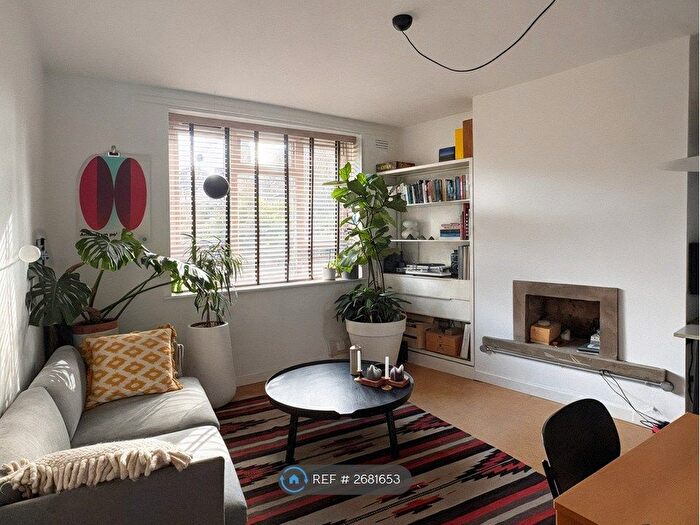 1 Bedroom Flat To Rent In Crawshay House, London, N16