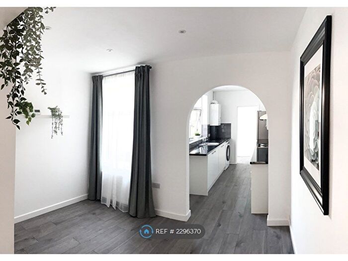 2 Bedroom Terraced House To Rent In Londesborough Road, Southsea, PO4