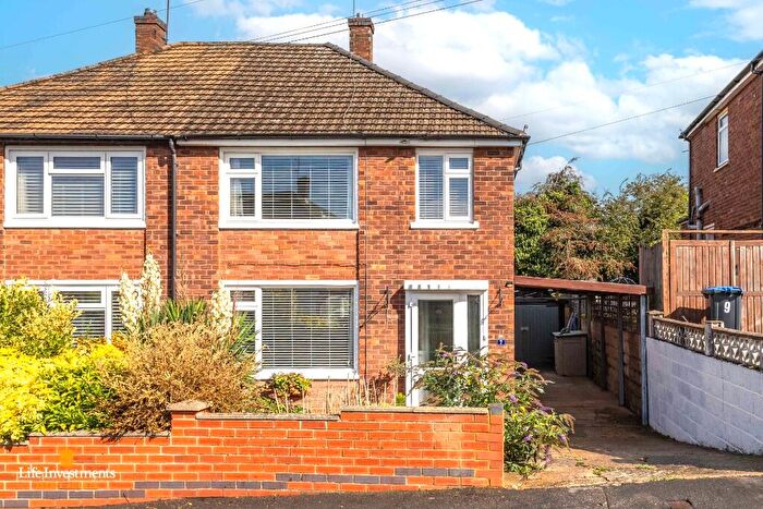 3 Bedroom Semi-Detached House For Sale In Deane Road, Rugby, Warwickshire, CV21