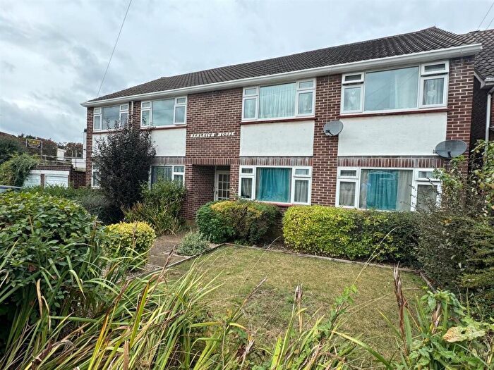 2 Bedroom Flat For Sale In Down Hall Road, Rayleigh, SS6