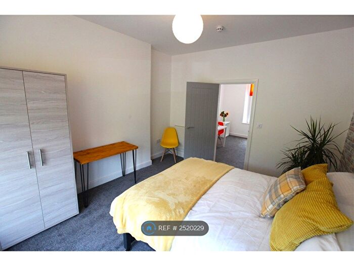 1 Bedroom Flat To Rent In Carlton Terrace, Swansea, SA1