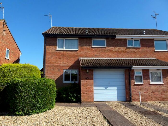 3 Bedroom Semi-Detached House To Rent In Bovet Close, Taunton, TA1