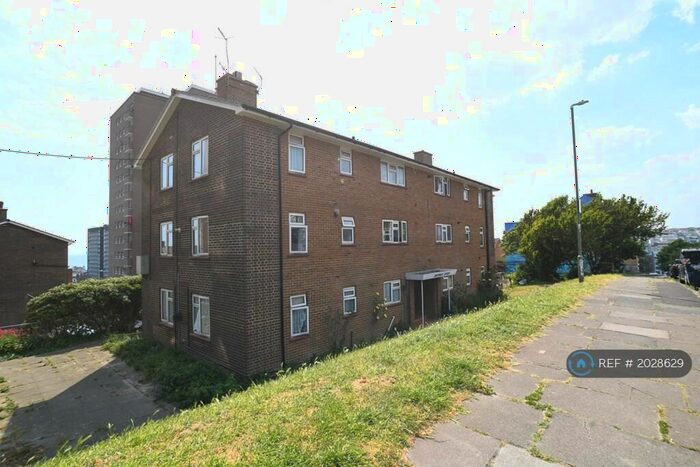 2 Bedroom Flat To Rent In Medway Court, Brighton, BN2