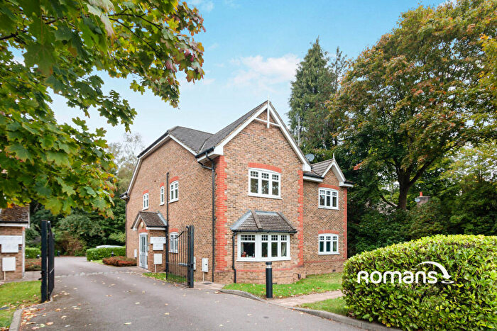 2 Bedroom Flat To Rent In Kings Ride, Camberley, Surrey, GU15