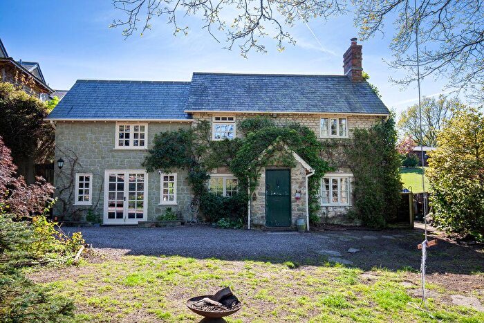 2 Bedroom Detached House For Sale In Bourton, SP8