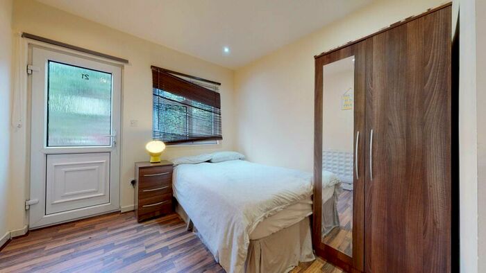 Studio To Rent In Chatsworth Road, NW2