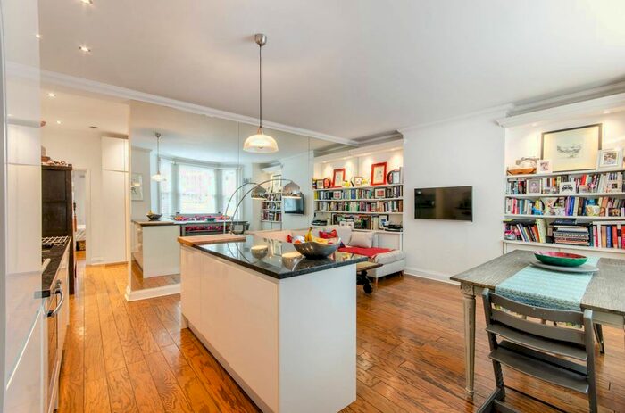 2 Bedroom Flat To Rent In Marylands Road, Maida Vale, London, W9