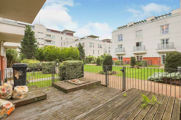 3 Bedroom Terraced House To Rent In Bedroom Terraced House In Woodford Road, Leicester, LE2