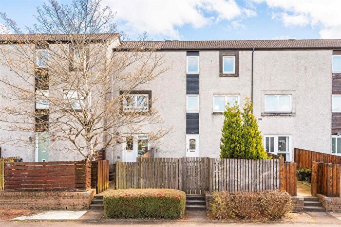 2 Bedroom Maisonette For Sale In Lanark Avenue, Deans, Livingston, EH54