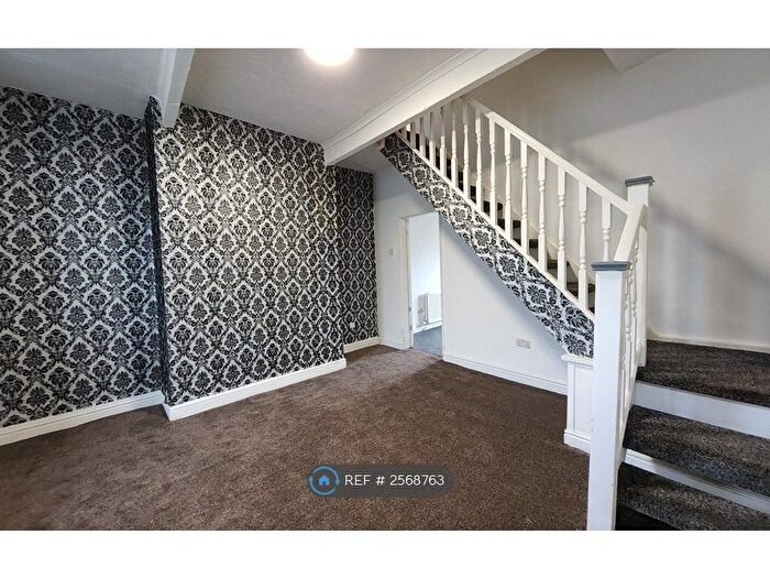 2 Bedroom Terraced House To Rent In Higginshaw Lane, Royton, Oldham, OL2