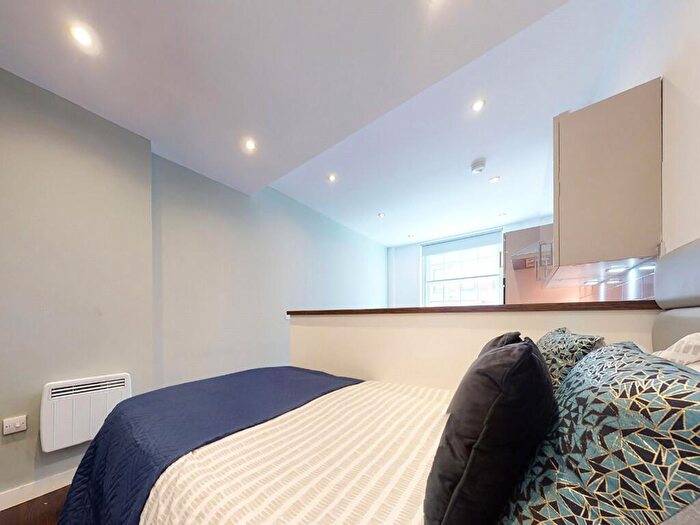 Apartment To Rent In Apt, Park Square Residence #, LS1