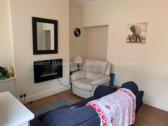 2 Bedroom House To Rent In Welford Street, Salford, M6