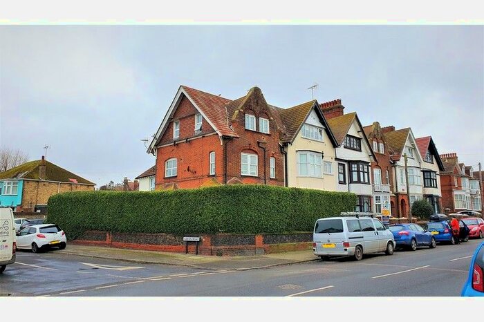 2 Bedroom Flat To Rent In Westgate Bay Avenue, Kent, Westgate-On-Sea, CT8