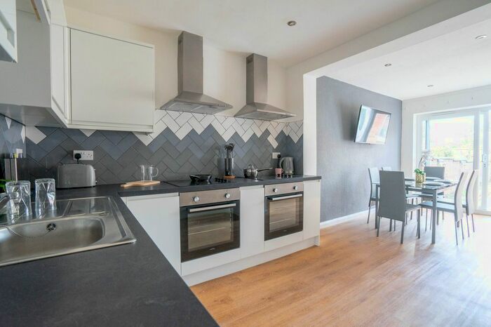 8 Bedroom Terraced House To Rent In Clarendon Park Road, Leicester, LE2