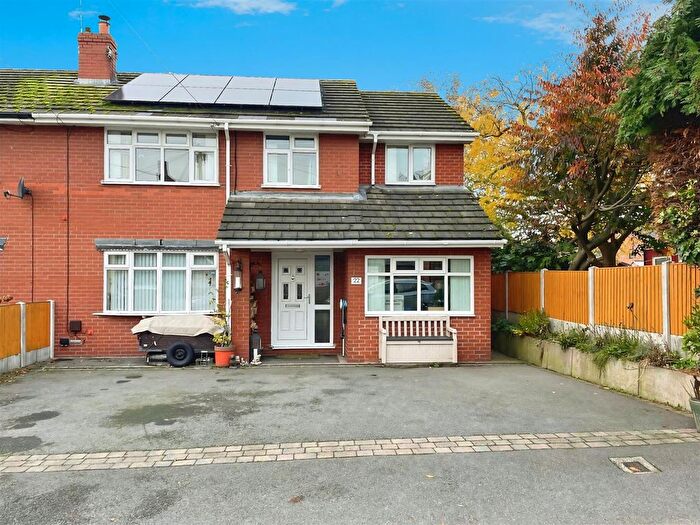 5 Bedroom Semi-Detached House For Sale In New Street, Haslington, CW1