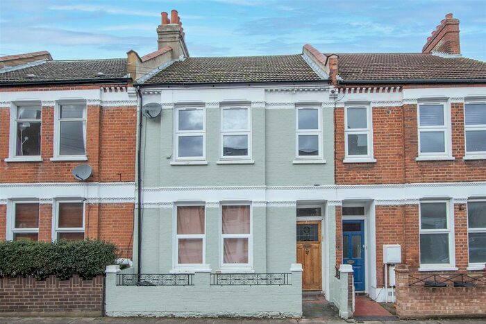 4 Bedroom Flat To Rent In Gambole Road, London, SW17