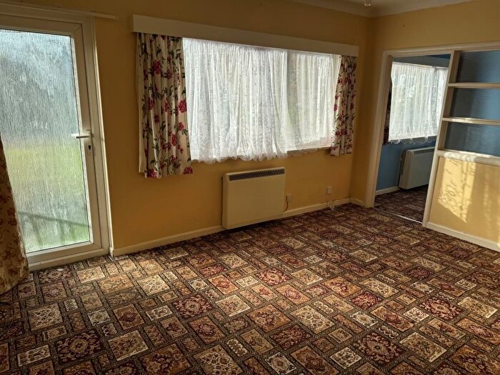 1 Bedroom Flat For Sale In Fairmead Close, Lake, Sandown, Isle Of Wight, PO36