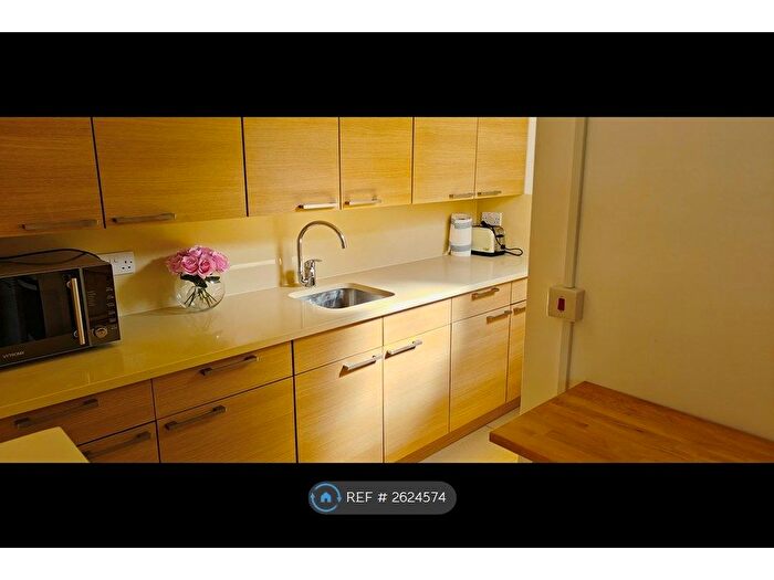 1 Bedroom Flat To Rent In Flower Lane, Mill Hill, NW7