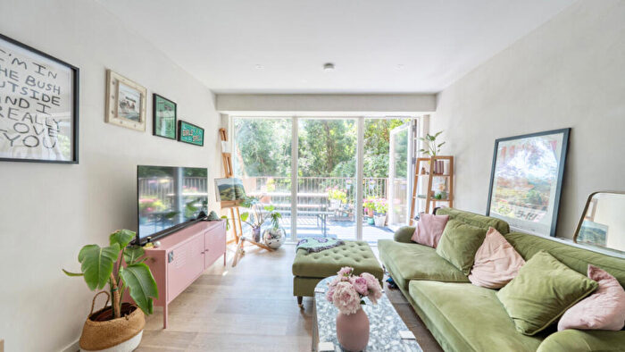 1 Bedroom Flat For Sale In Braeburn Mansions, Mary Neuner Road, Wood Green, N8