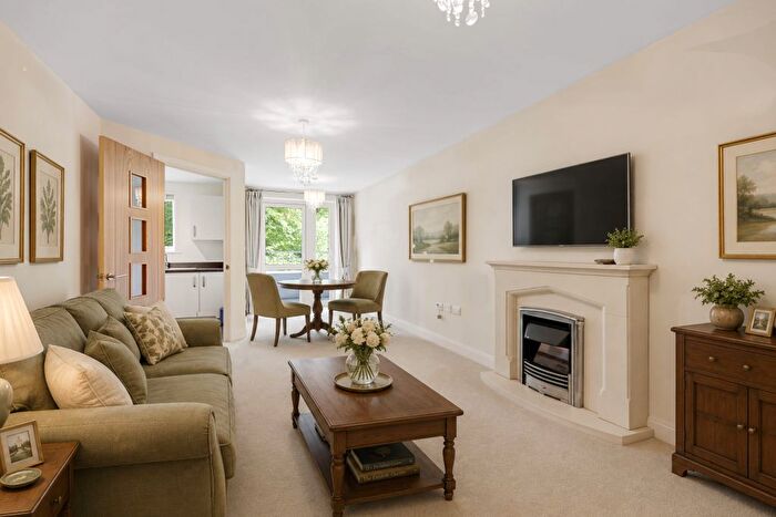 1 Bedroom Flat To Rent In Bath Road, Devizes, SN10