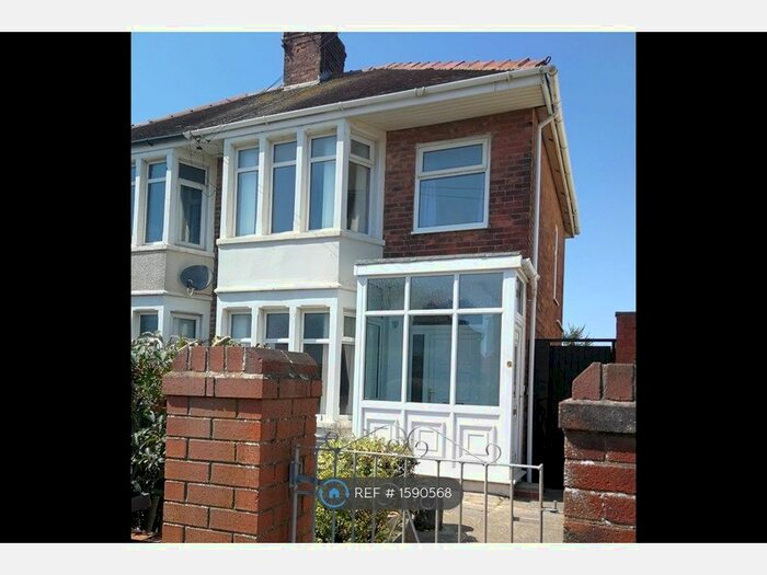 3 Bedroom Semi-Detached House To Rent In Rivington Avenue, Blackpool, FY2