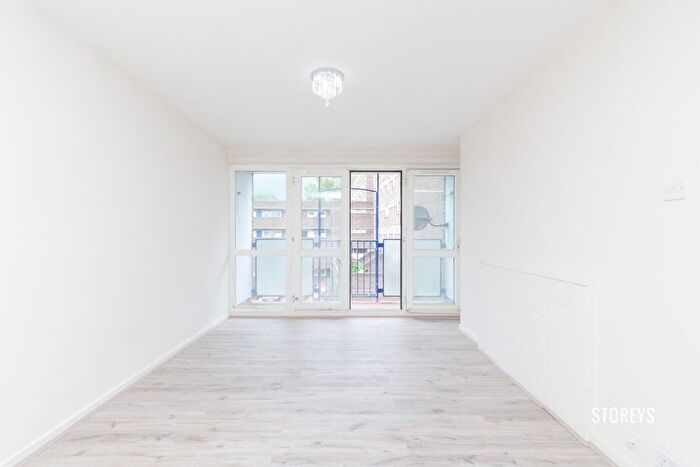 2 Bedroom Flat To Rent In Chatham Place, Hackney, London, E9