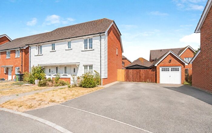 3 Bedroom Semi-detached House For Sale In Berryfields, Bognor Regis, West Sussex, PO21