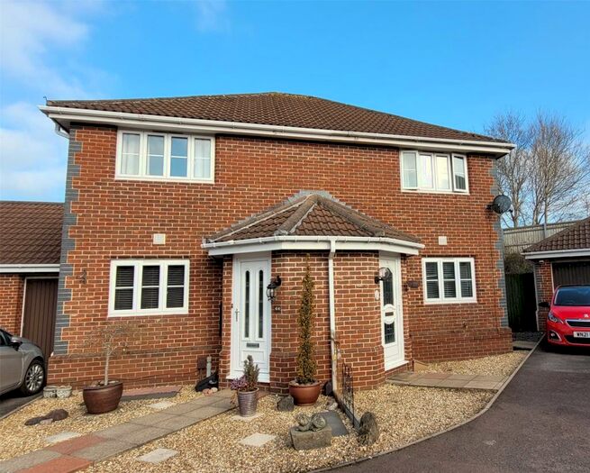 2 Bedroom Semi-Detached House To Rent In Thomas Avenue, Emersons Green, Bristol, BS16