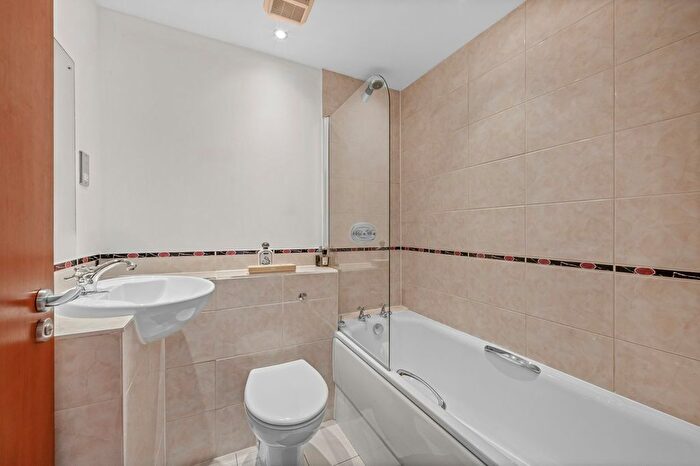 2 Bedroom Flat For Sale In St. Martin's Lane, Charing Cross, WC2N - Photo 12