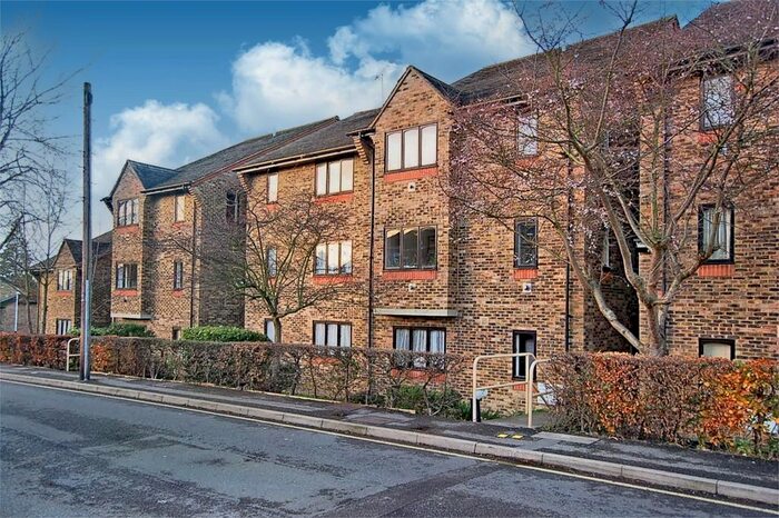 1 Bedroom Flat To Rent In 8 Chiltern View Road, Uxbridge, Middlesex UB8