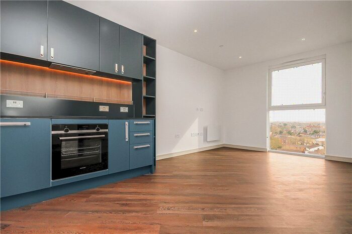 1 Bedroom Flat To Rent In Eden Grove, Staines-Upon-Thames, Surrey, TW18