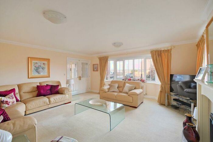 5 Bedroom Detached House For Sale In Pickard Crescent, Richmond, Sheffield, S13