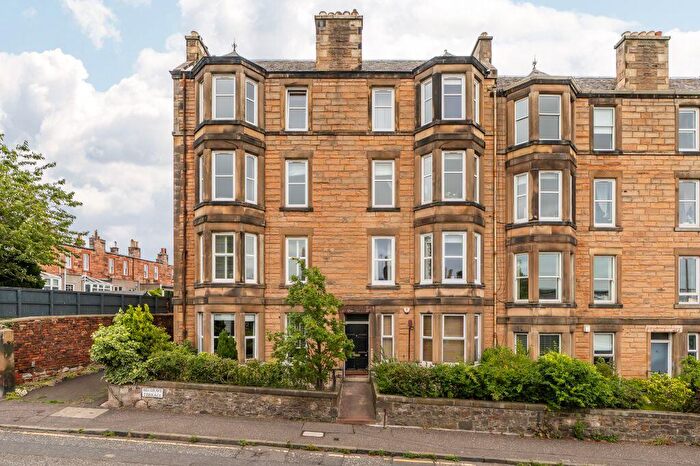 2 Bedroom Flat For Sale In / Belgrave Terrace, Edinburgh, EH12