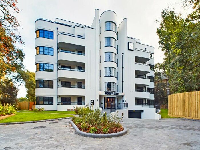 3 Bedroom Flat To Rent In Radcliffe Court, Manor Road, Bournemouth, BH1