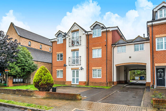 2 Bedroom Apartment For Sale In Uppingham Avenue, Stanmore, HA7