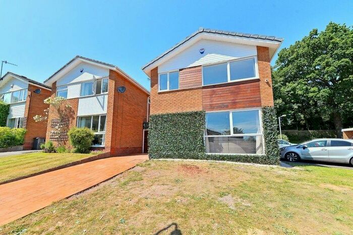 4 Bedroom Link Detached House To Rent In Greville Drive, Edgbaston, B15