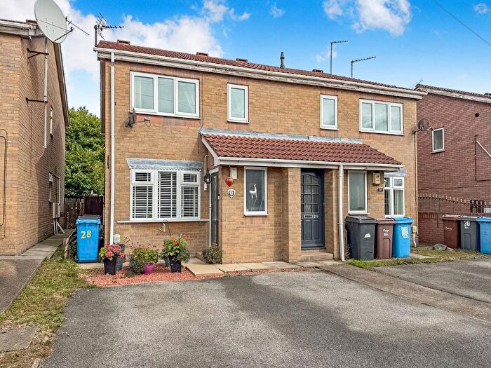 1 Bedroom Flat For Sale In Bannister Drive, Hull, HU9