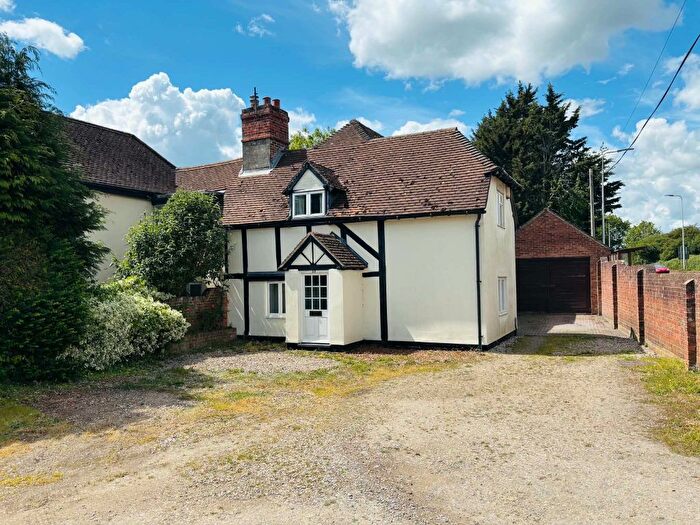 4 Bedroom Semi Detached House For Sale In Bath Road, Midgham, RG7