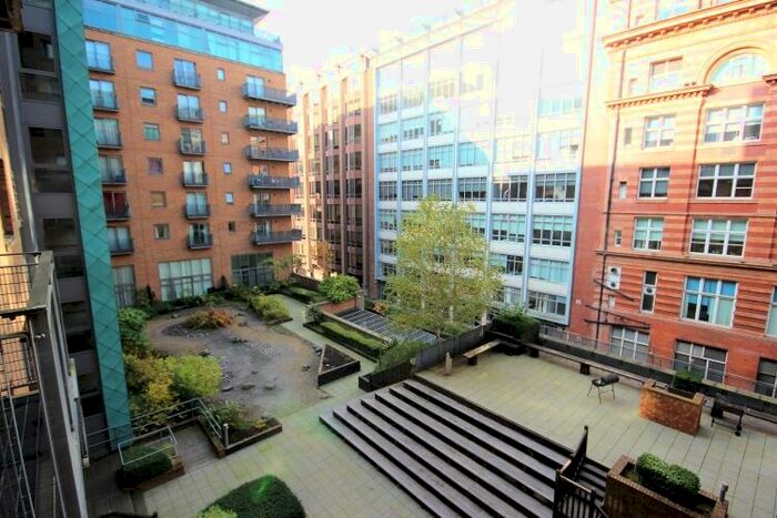 2 Bedroom Apartment To Rent In , Whitworth Street Manchester, M1