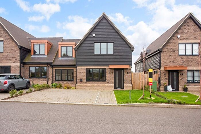 3 Bedroom Semi-Detached House To Rent In Little Hays, Borehamwood, WD6