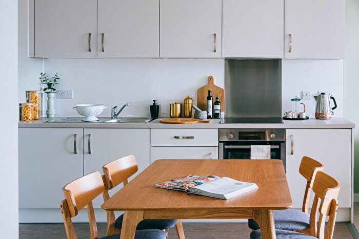 1 Bedroom Apartment To Rent In Chapel Wharf, Manchester, M3